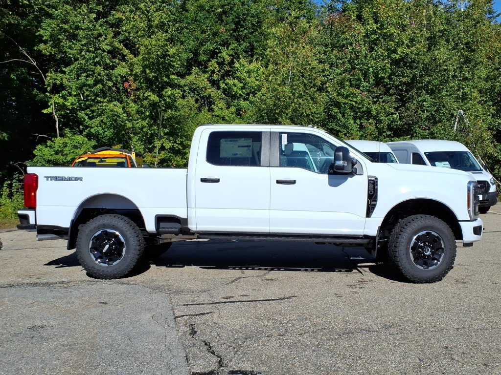 New 2027 Ford F250 XL w/ Tremor Off-Road Package AWD/4WD image 4