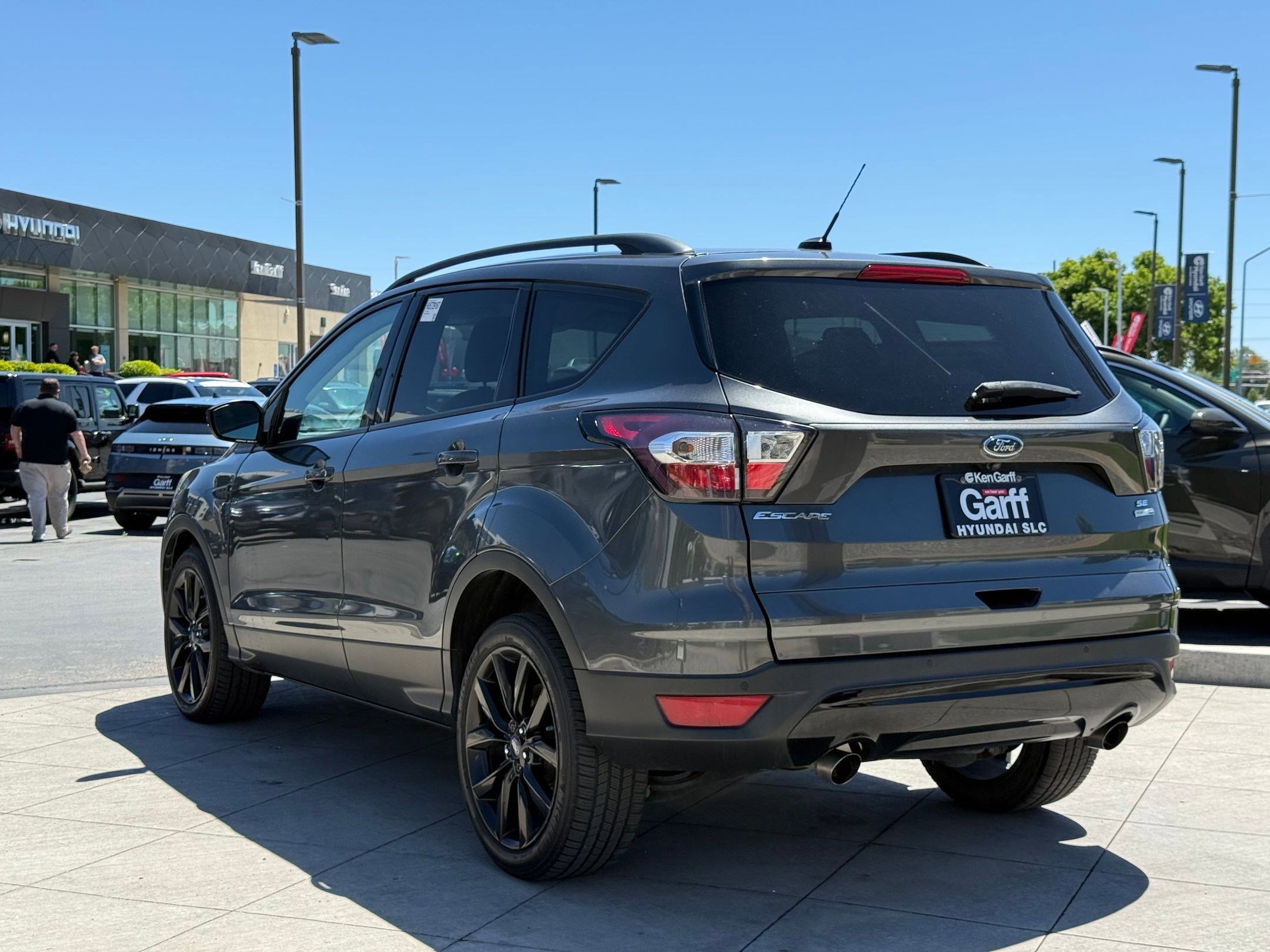 Used 2017 Ford Escape SE w/ Equipment Group 201A AWD/4WD image 7