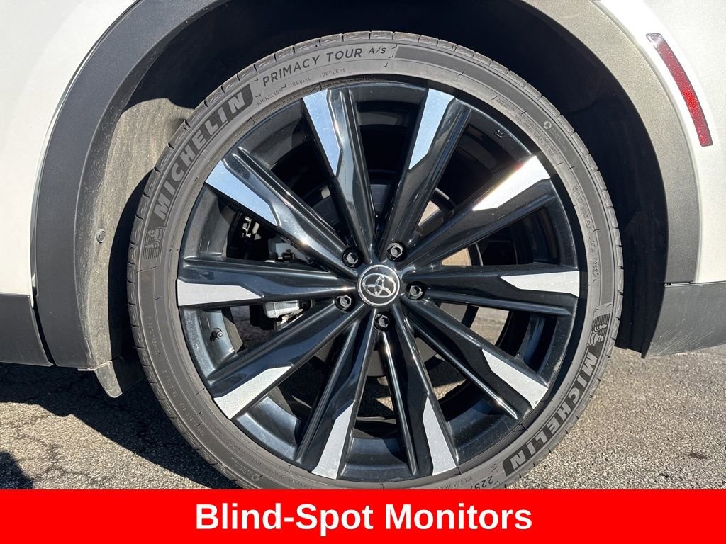 Used 2023 Toyota Crown Platinum image 13