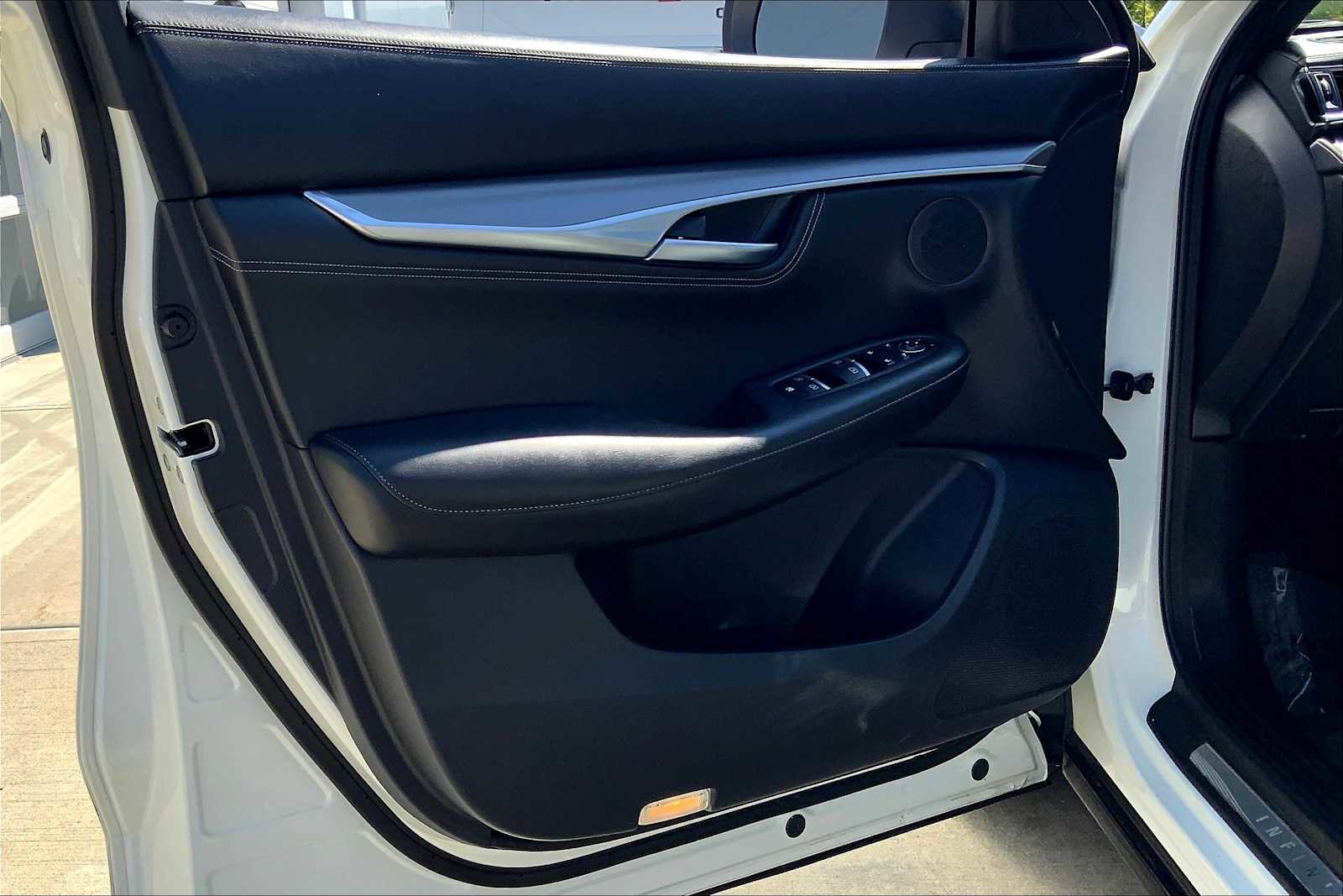 Used 2023 INFINITI QX55 Luxe w/ Cargo Package image 21