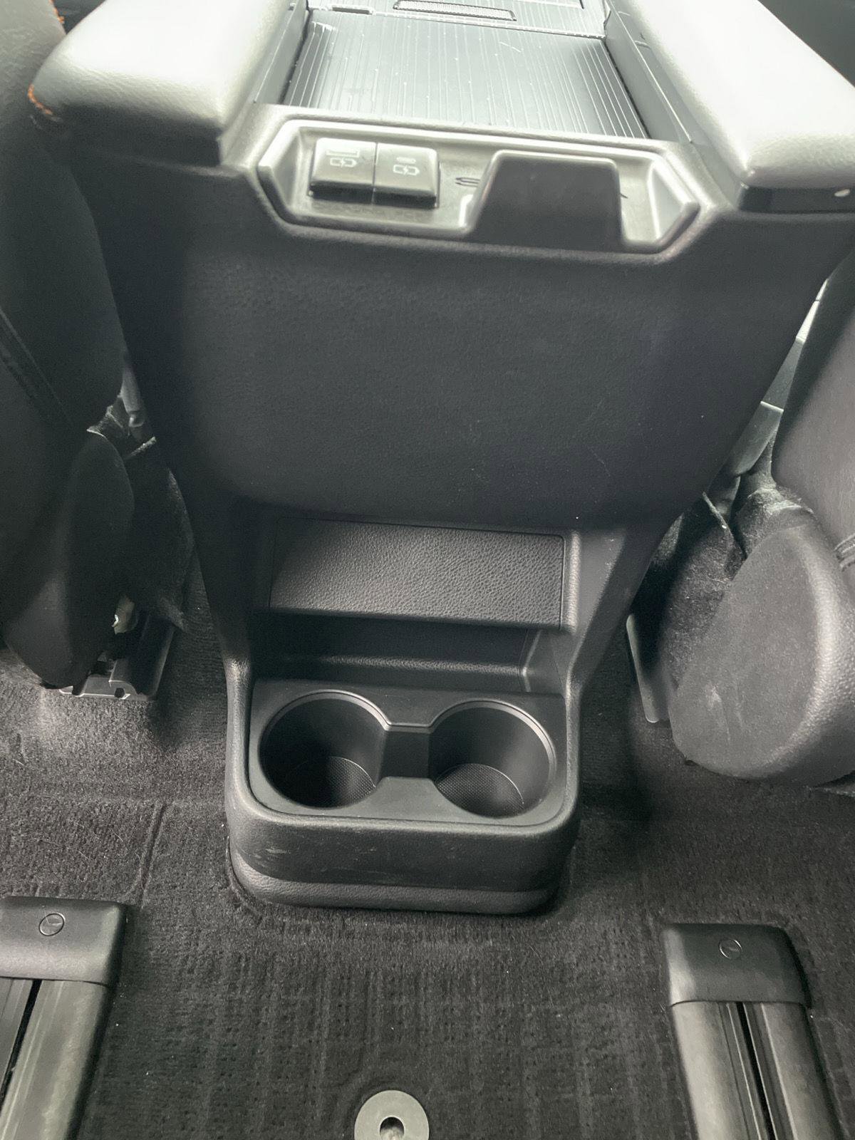 Used 2023 Toyota Sienna XSE AWD/4WD image 23