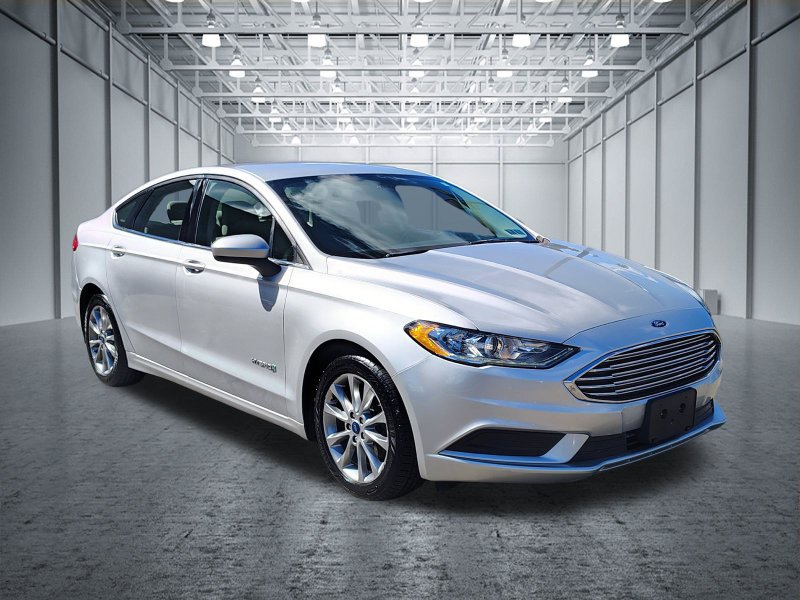 Used 2017 Ford Fusion SE FWD image 4