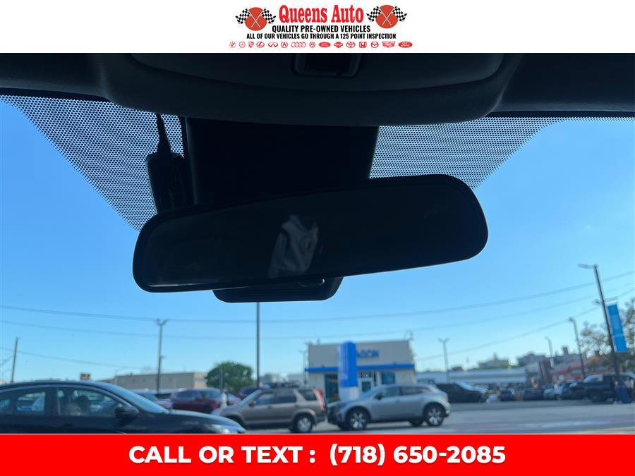 Used 2021 Toyota C-HR LE FWD image 17