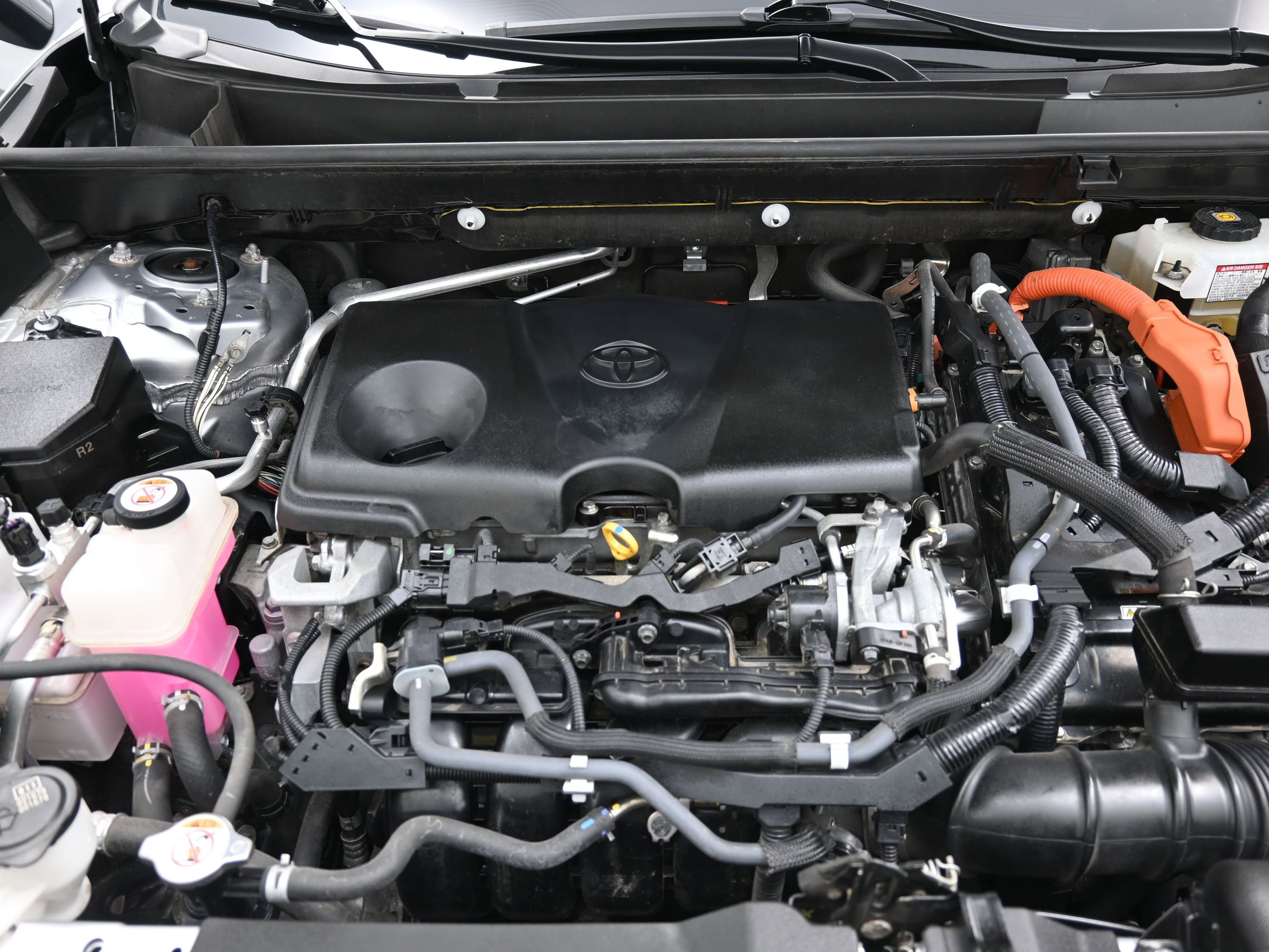 Used 2020 Toyota RAV4 XLE w/ Convenience Package image 30