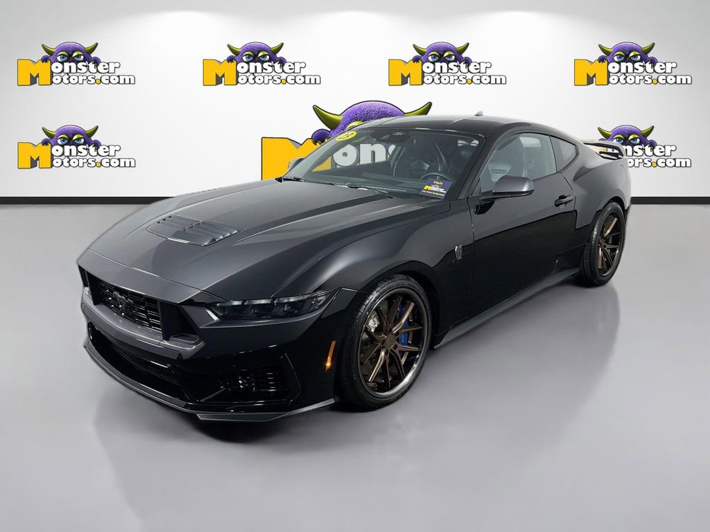 Used 2025 Ford Mustang Dark Horse image 1