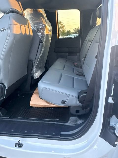 New 2027 Ford F550 4x4 Supercab Super Duty w/ XL Chrome Package image 14