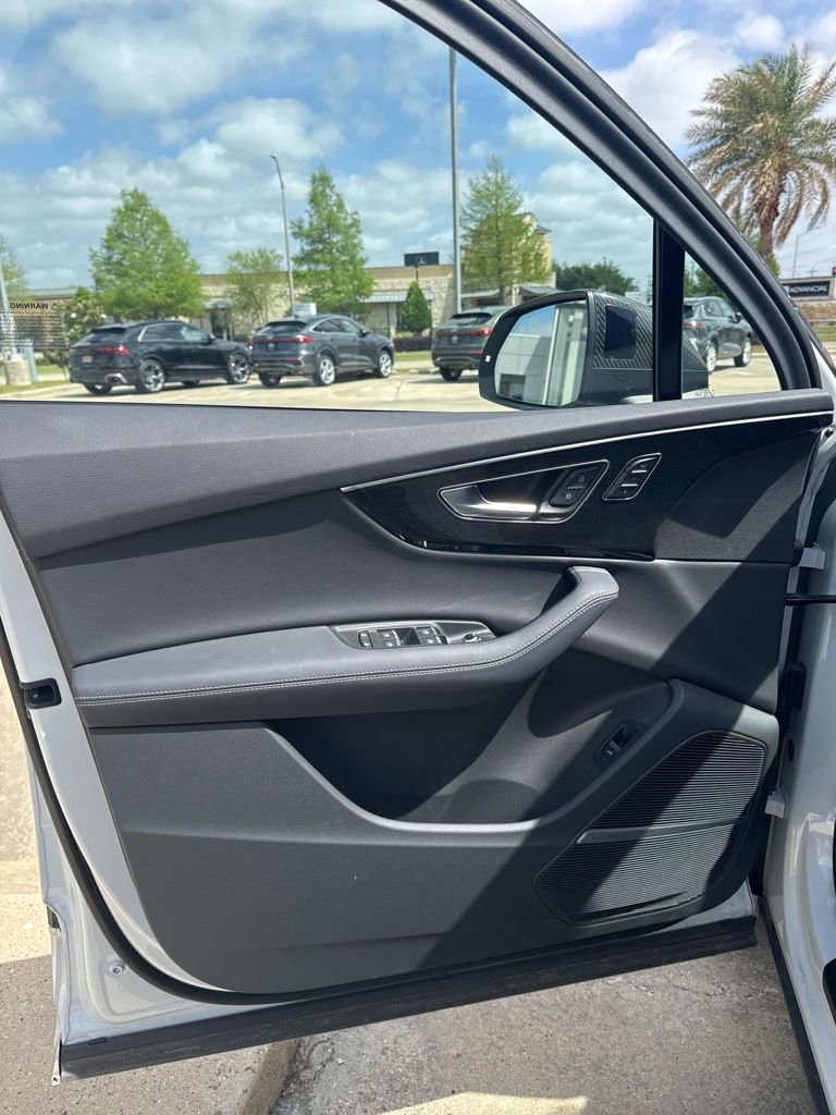 Used 2025 Audi Q7 3.0T Premium Plus w/ Premium Plus Package image 7