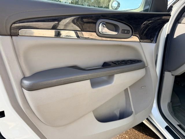 Used 2015 Buick Enclave Leather FWD image 17