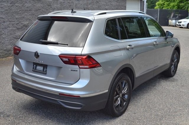 Used 2024 Volkswagen Tiguan SE AWD/4WD image 8