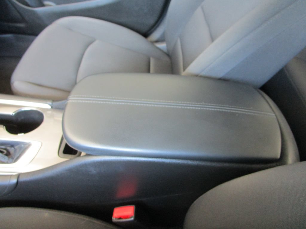 Used 2018 Chevrolet Malibu LT FWD image 36
