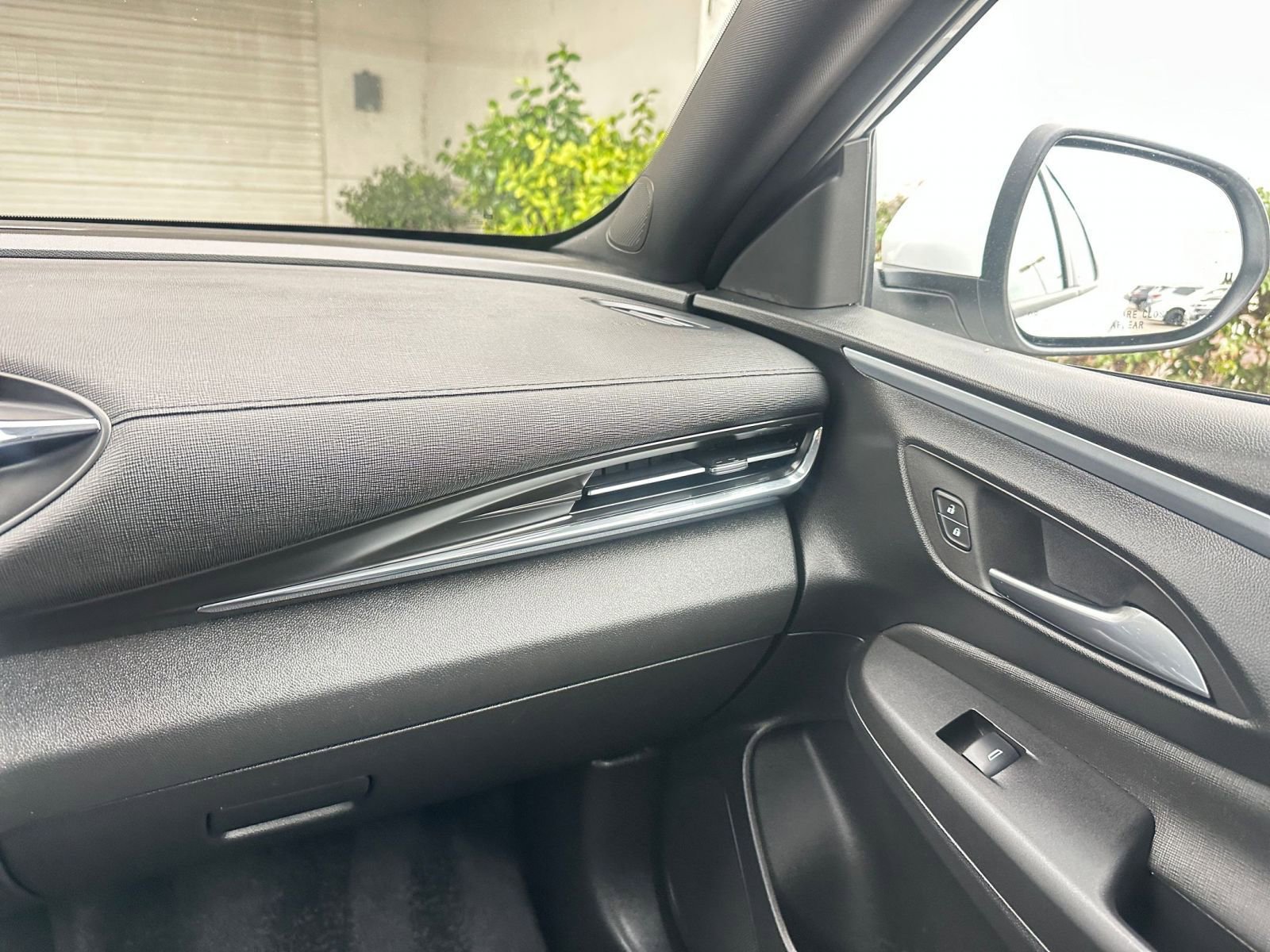 Used 2025 Buick Envista Preferred image 35