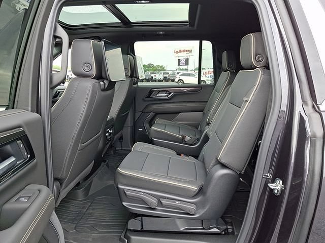 New 2026 GMC Yukon XL Elevation w/ Elevation Premium Package AWD/4WD image 7