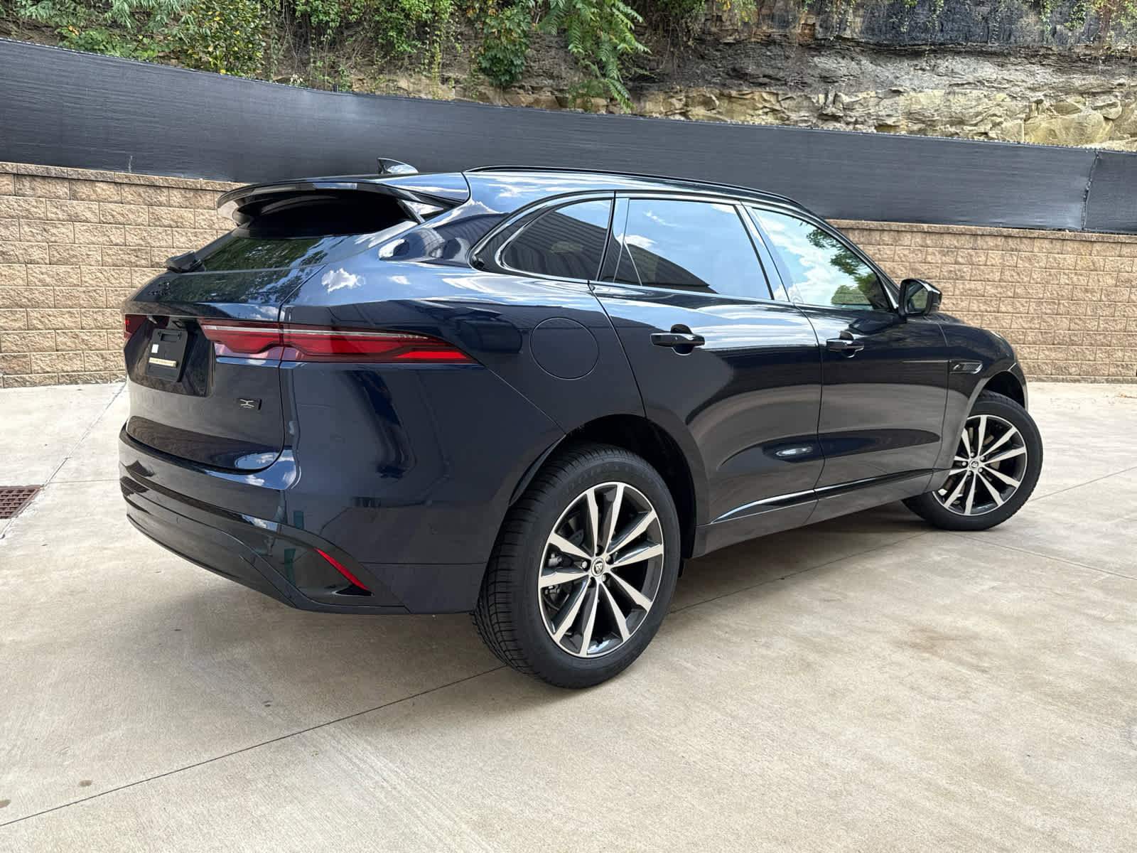 New 2026 Jaguar F-PACE R-Dynamic S image 3