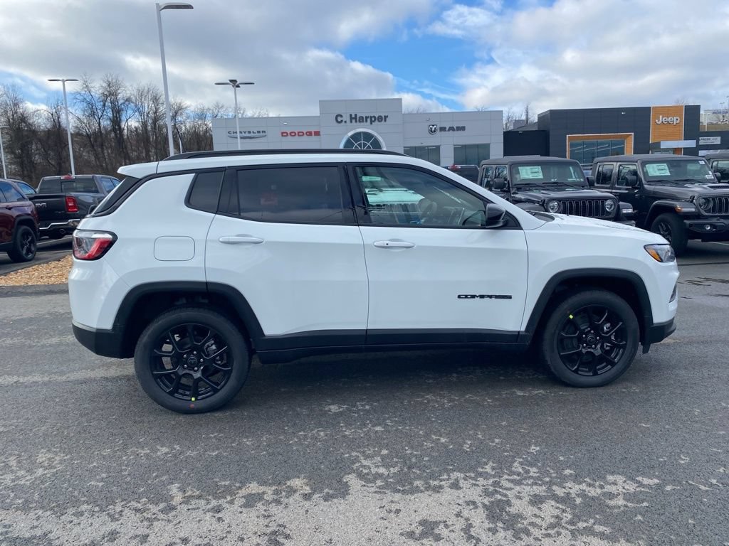 New 2026 Jeep Compass Latitude AWD/4WD image 2