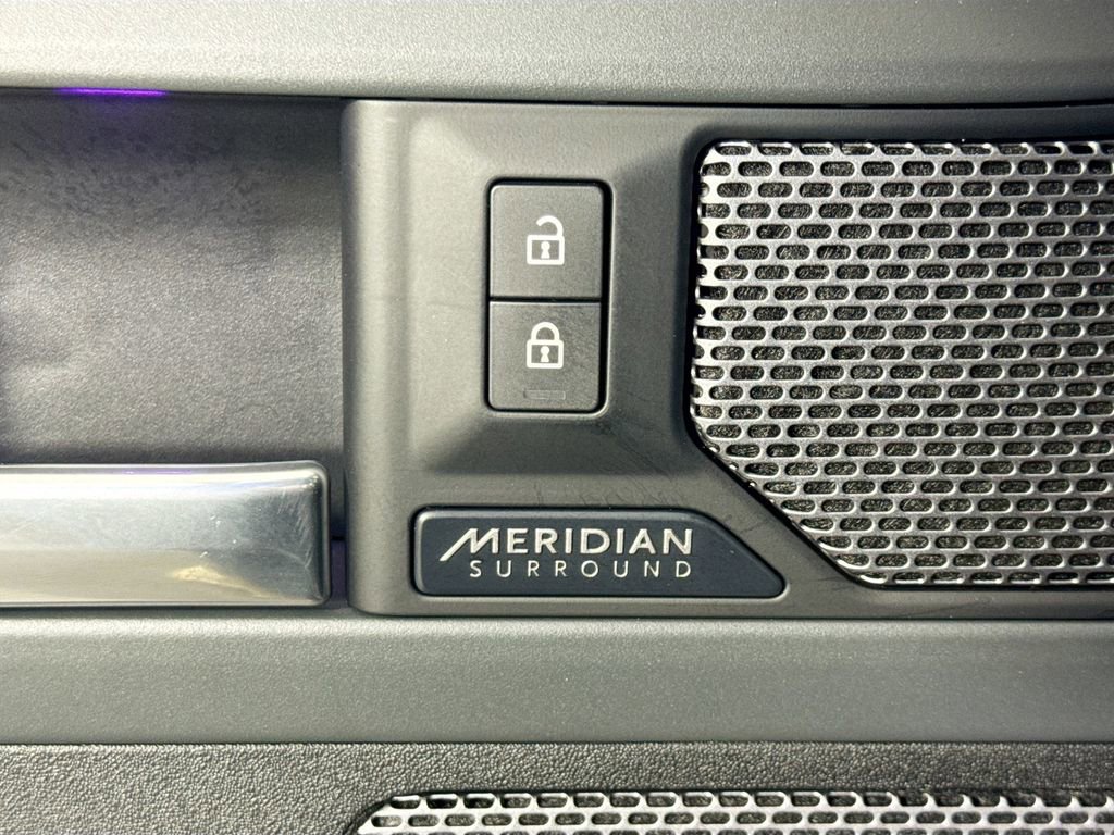 Used 2020 Land Rover Defender 110 X image 23