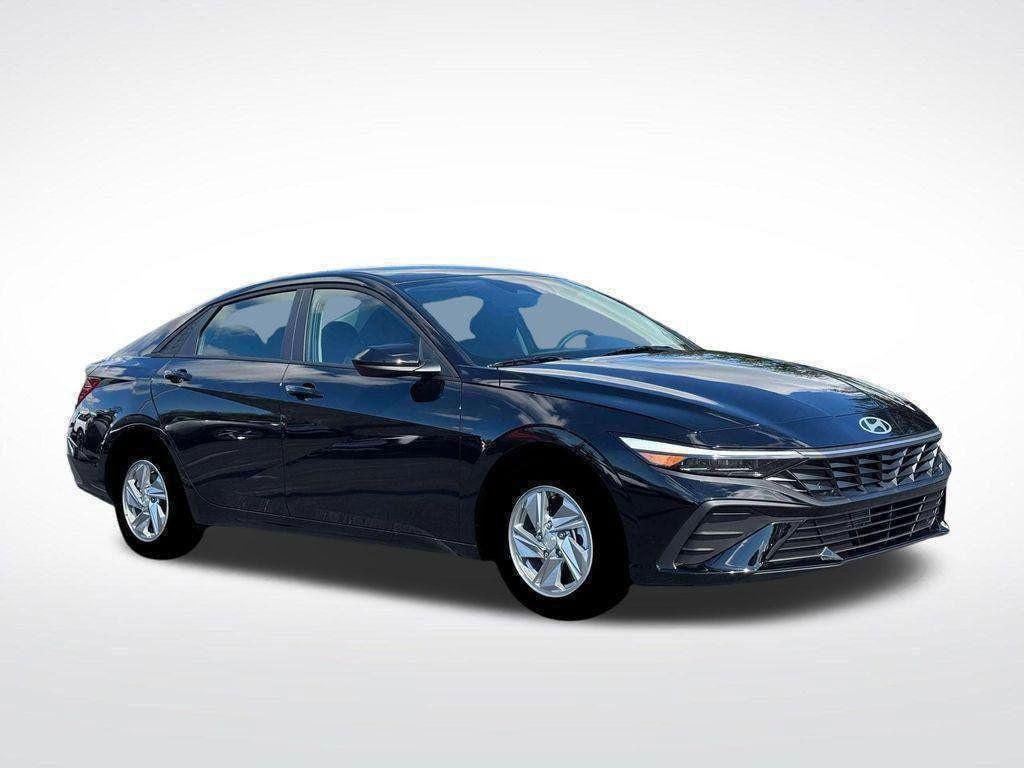New 2026 Hyundai Elantra SE w/ Cargo Package FWD image 10