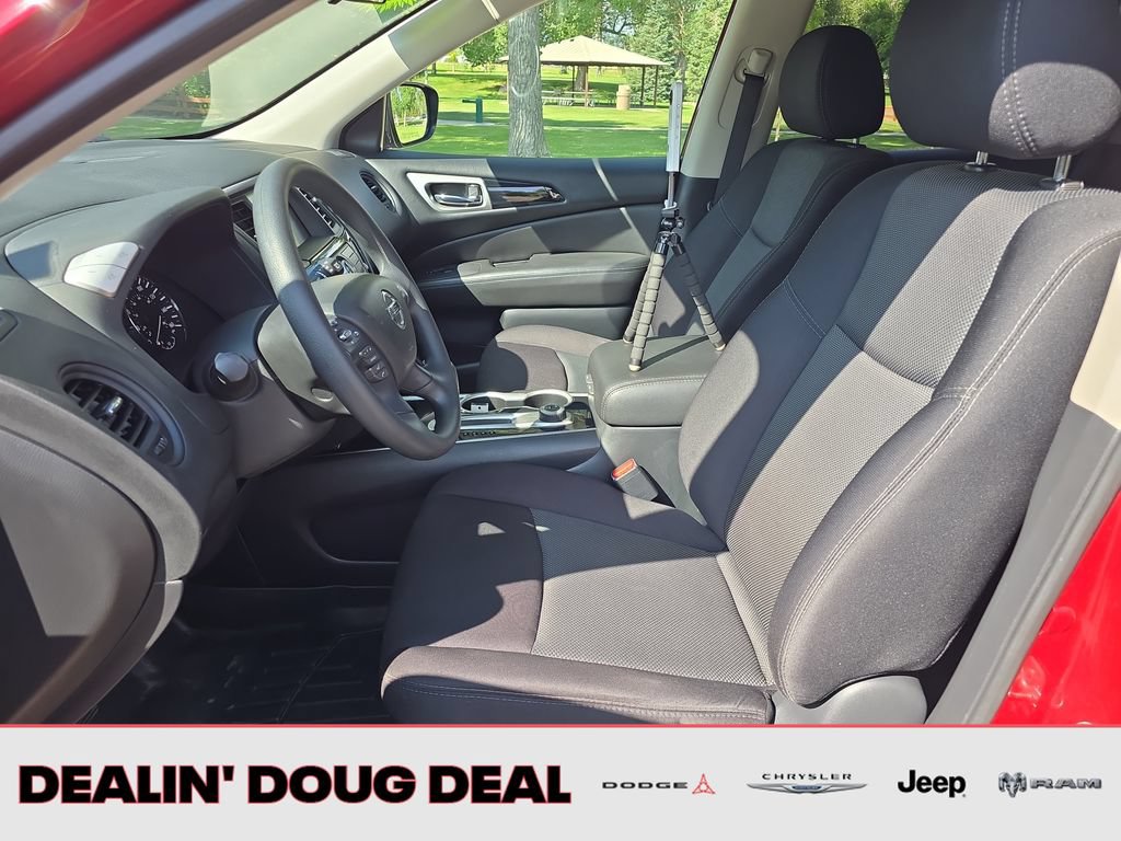 Used 2018 Nissan Pathfinder S AWD/4WD image 9