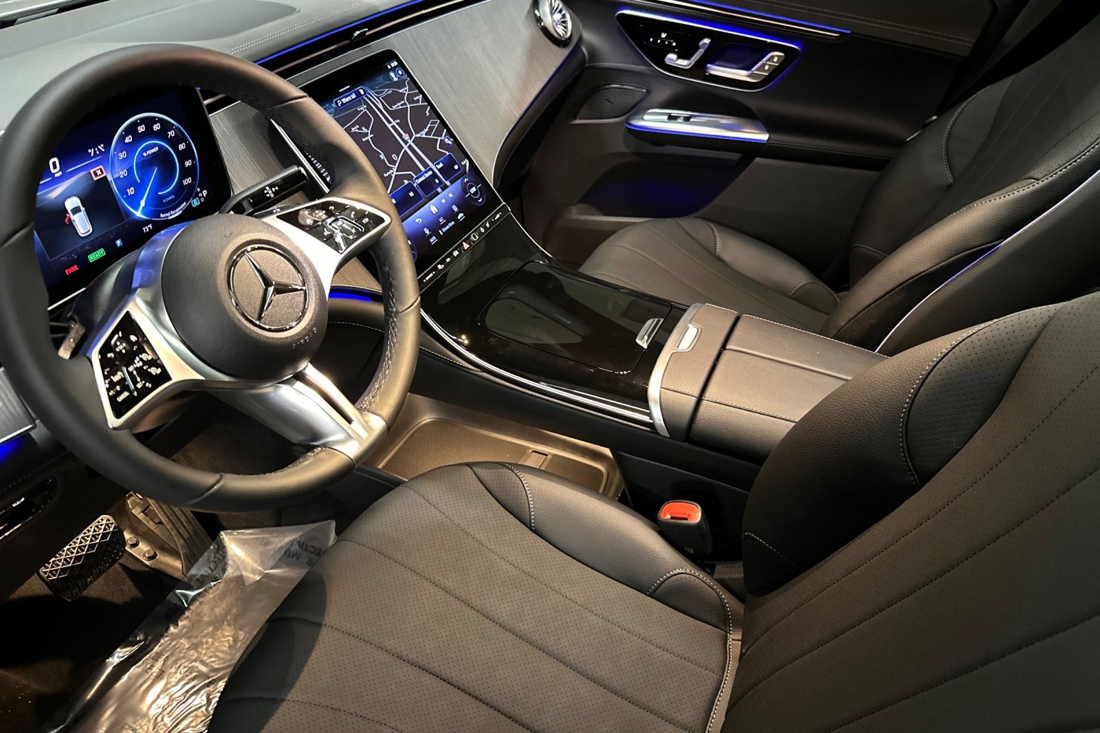 Used 2026 Mercedes-Benz EQE 320 4MATIC SUV image 4