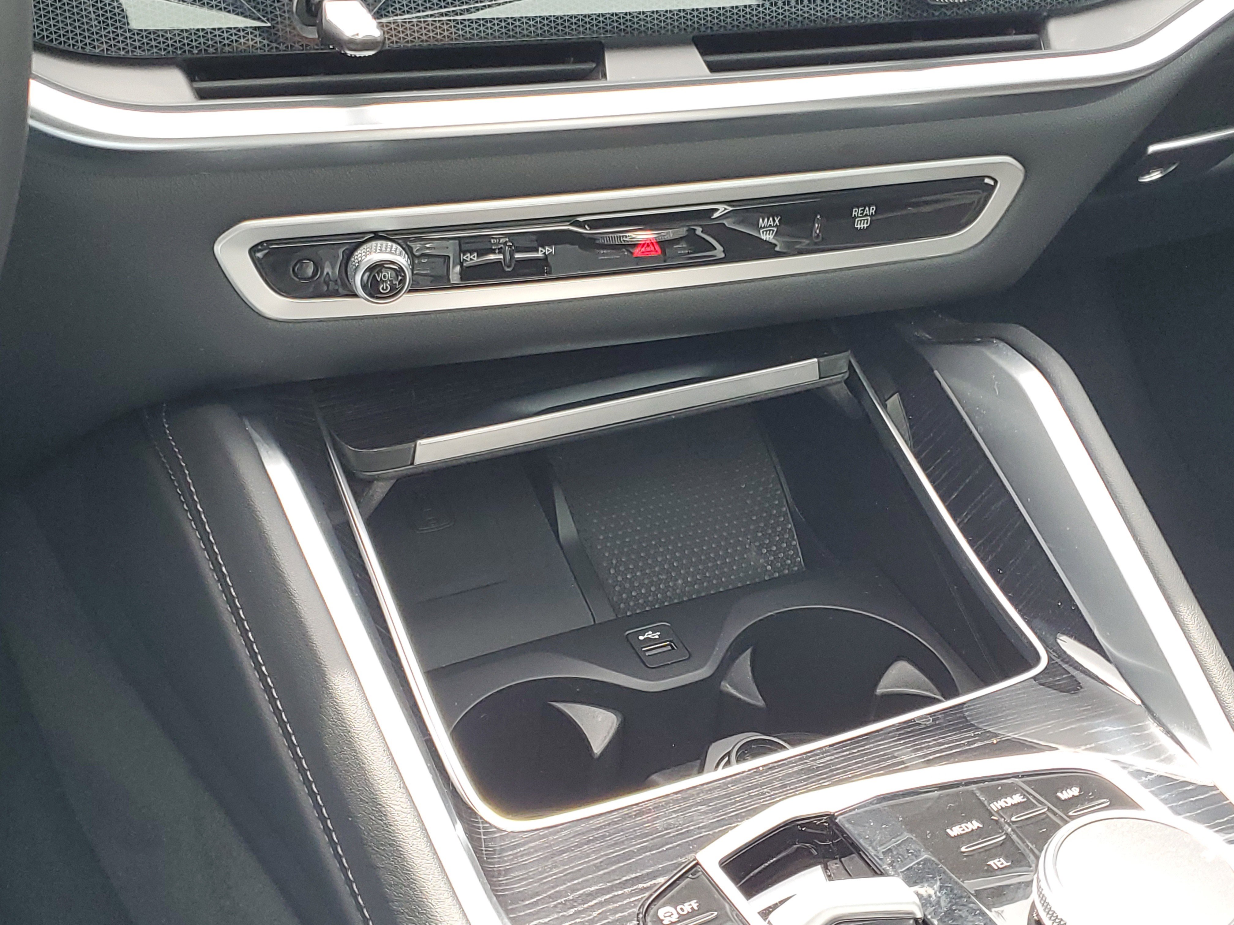 Certified 2024 BMW X6 xDrive40i w/ Premium Package image 18