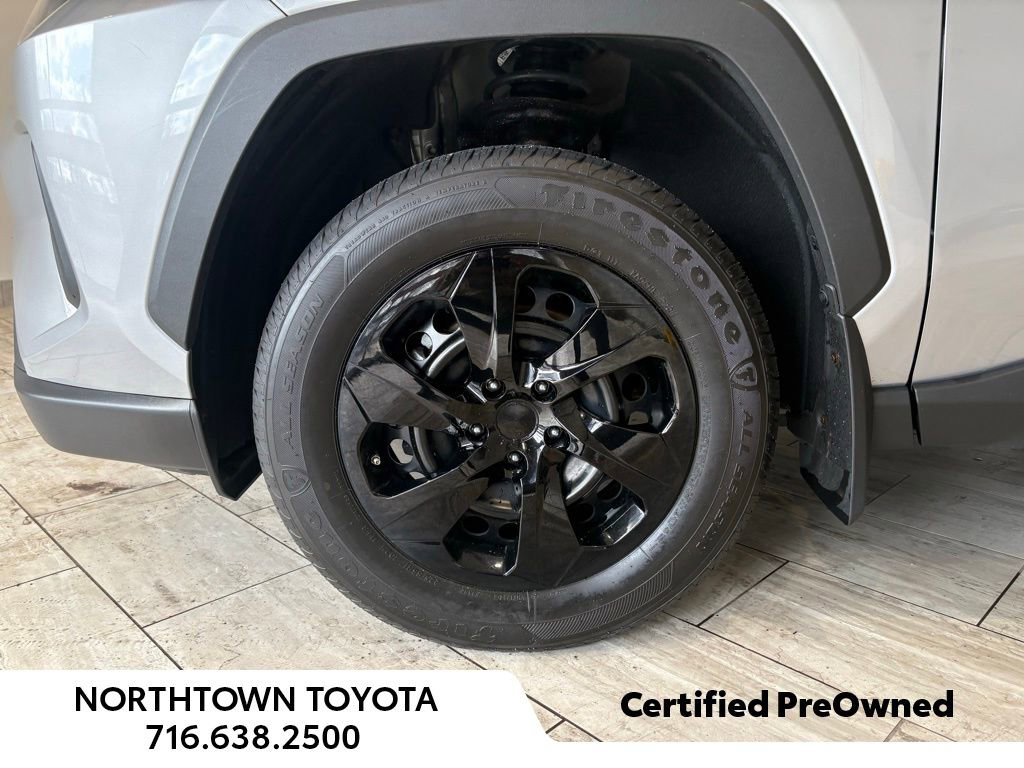 Used 2021 Toyota RAV4 LE image 29