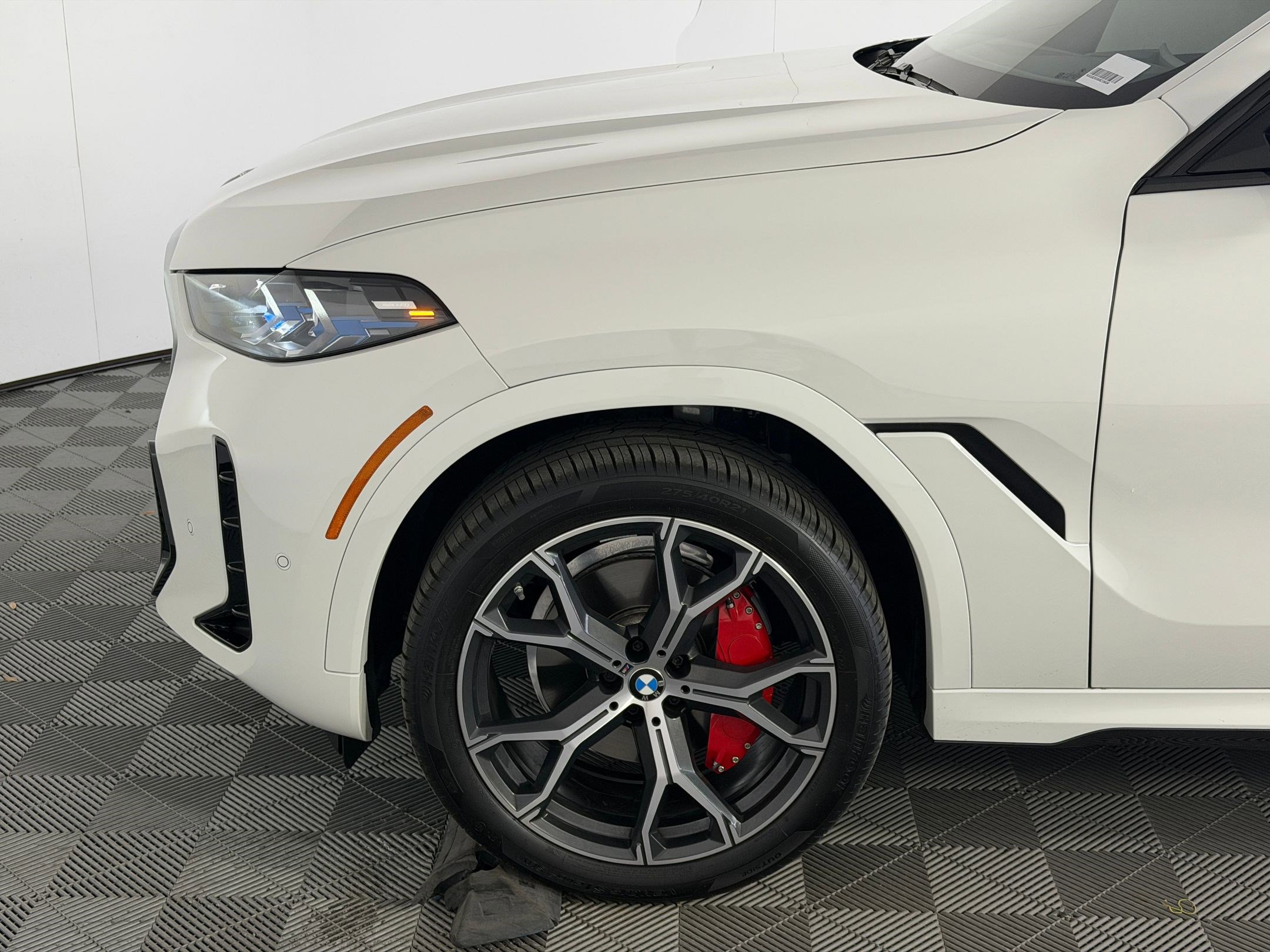 Used 2025 BMW X6 xDrive40i w/ Parking Assistance Package AWD/4WD image 11