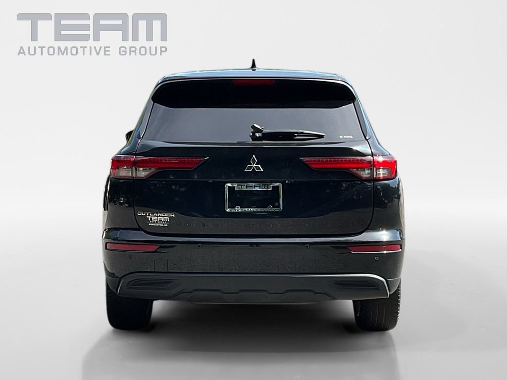 Used 2022 Mitsubishi Outlander ES AWD/4WD image 6