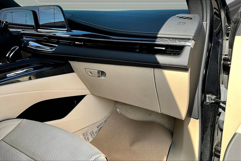 Used 2023 Cadillac Escalade Premium Luxury w/ LPO, Floor Liner Package AWD/4WD image 27