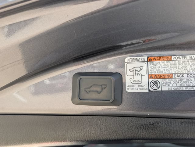 Used 2016 Toyota RAV4 XLE w/ Convenience Package FWD image 28