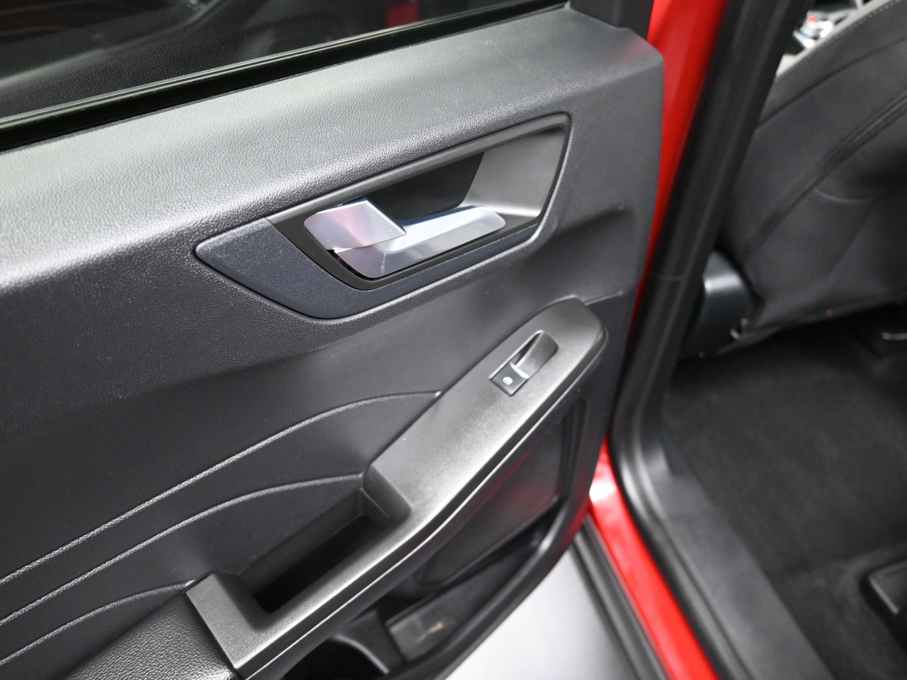 Used 2021 Ford Escape SE w/ Cold Weather Package FWD image 29