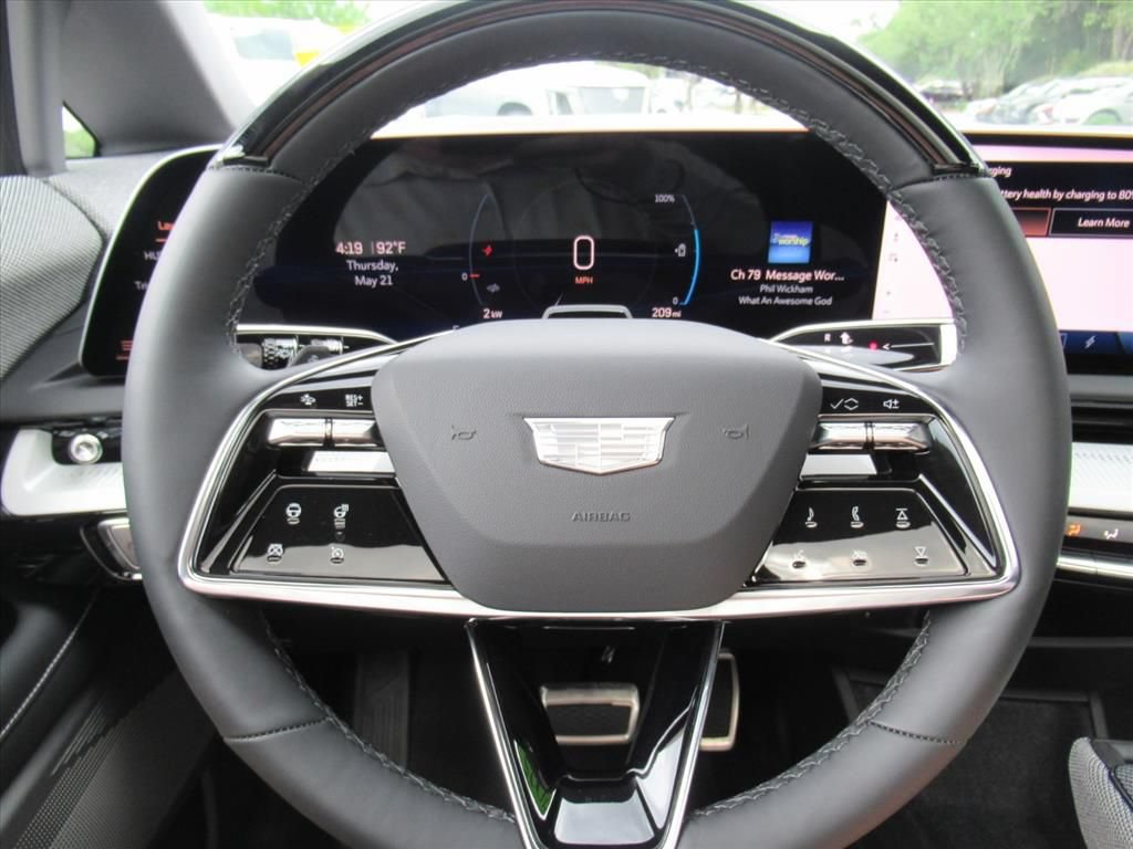 Certified 2025 Cadillac Optiq Luxury 2 w/ LPO, Floor Liner Package AWD/4WD image 24