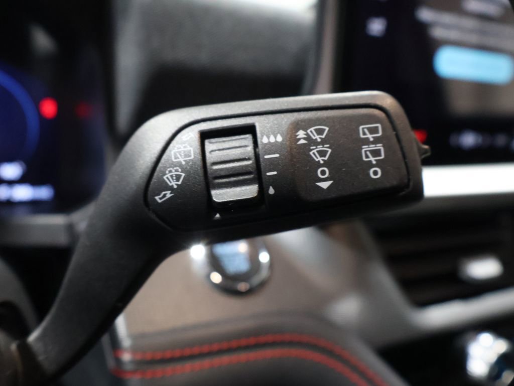 Used 2025 Ford Explorer ST-Line w/ ST-Line Street Pack image 40