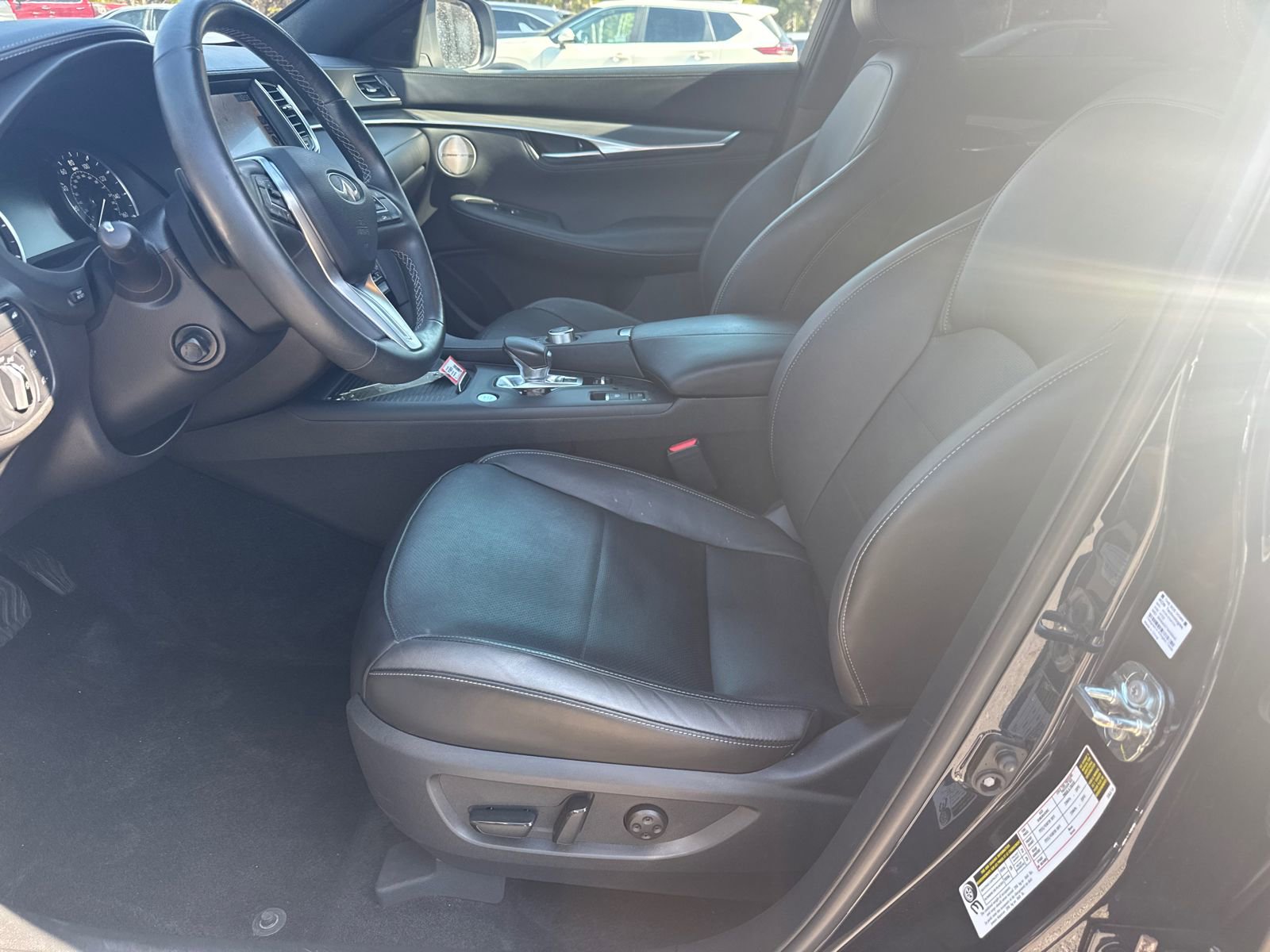 Used 2023 INFINITI QX55 Essential image 9