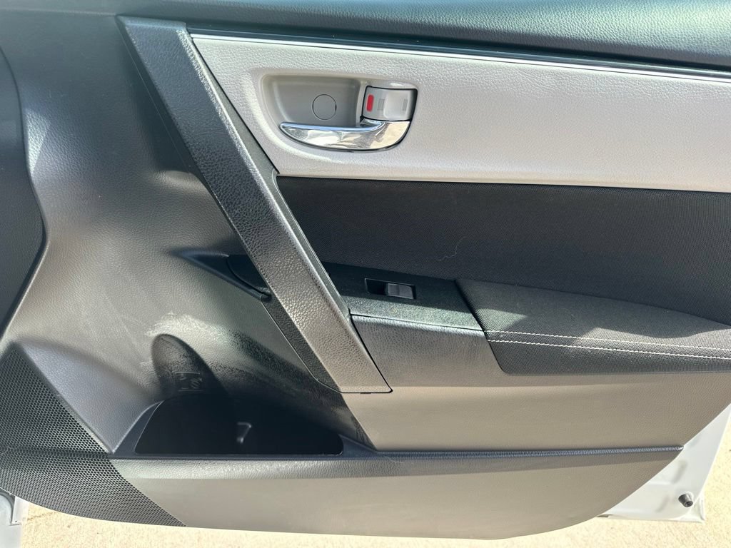 Used 2019 Toyota Corolla LE FWD image 29