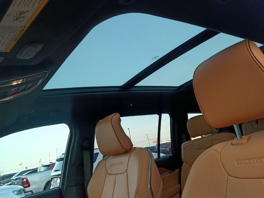 New 2027 Jeep Grand Cherokee L Summit AWD/4WD image 7