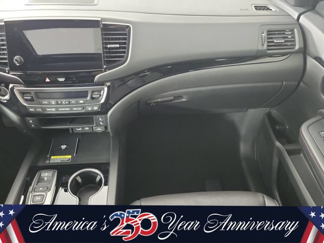 Used 2024 Honda Passport Black Edition image 13