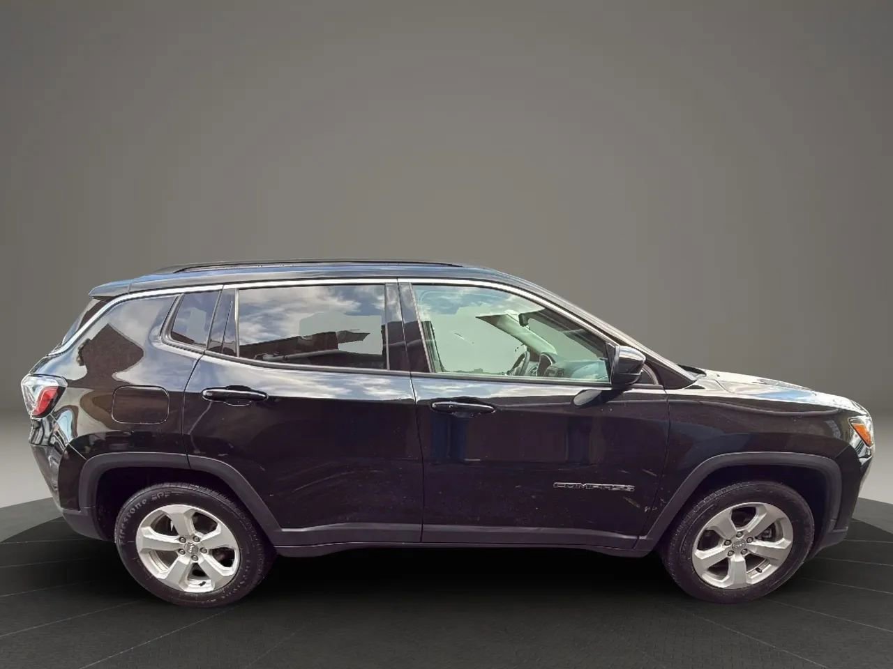 Used 2021 Jeep Compass Latitude image 4