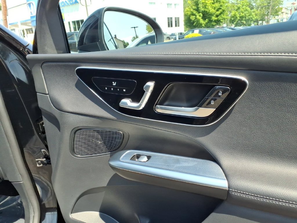 Used 2023 Mercedes-Benz GLC 300 4MATIC image 13