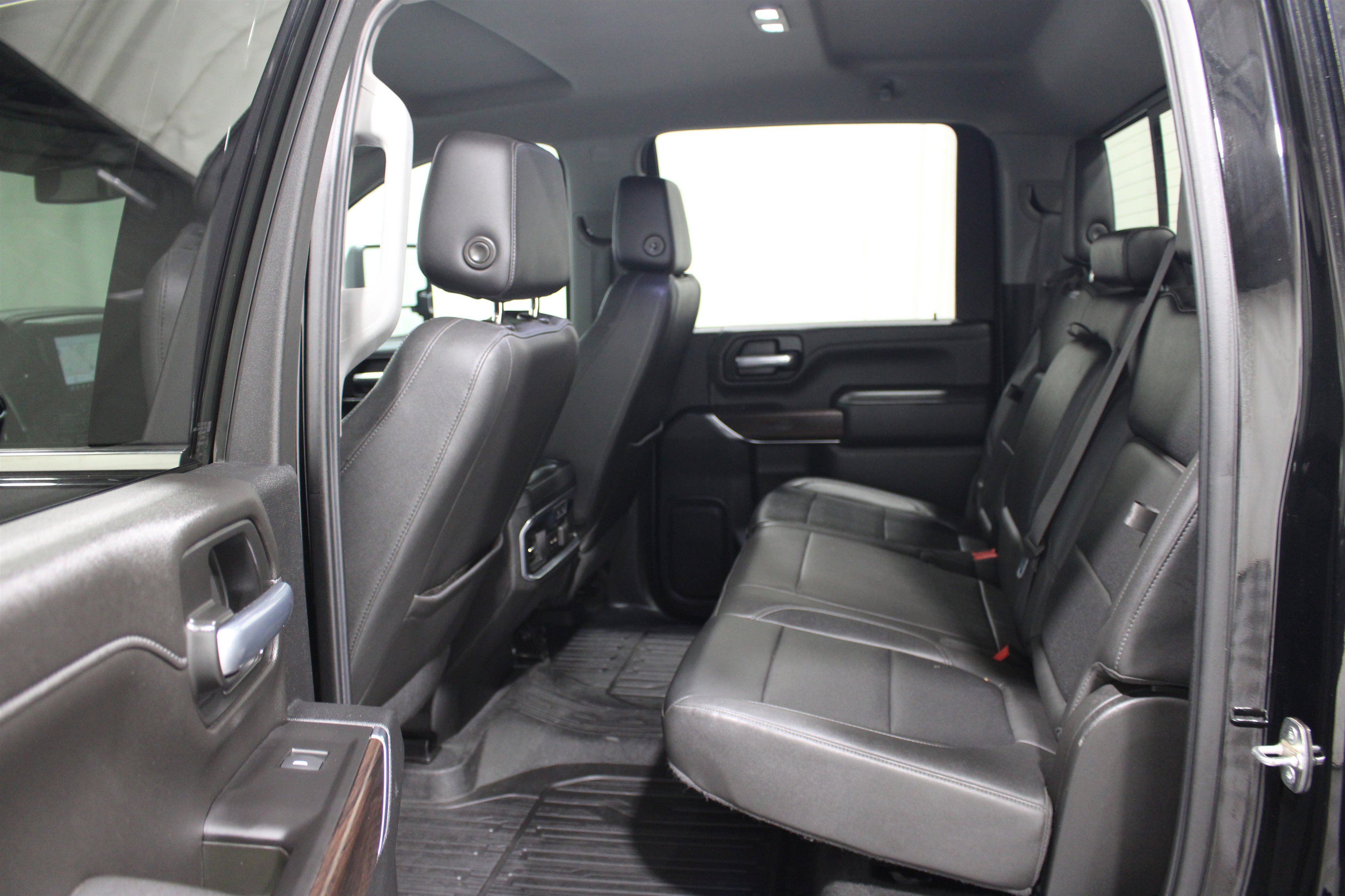 Used 2021 GMC Sierra 2500 SLT w/ SLT Preferred Package AWD/4WD image 20