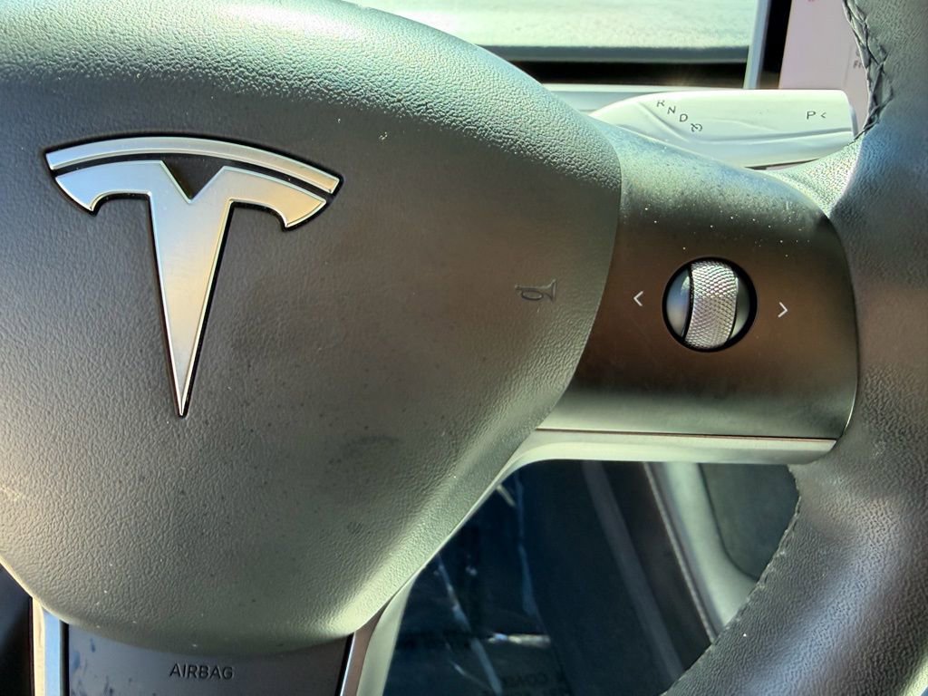 Used 2021 Tesla Model 3 Performance image 21