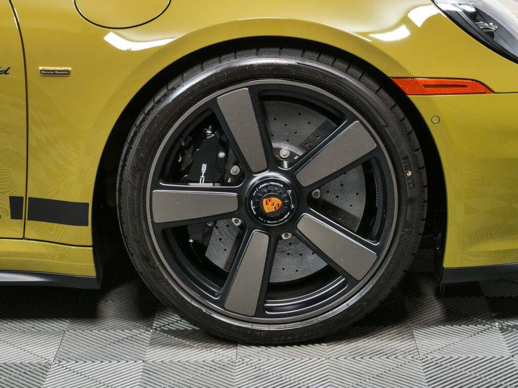 Certified 2026 Porsche 911 GTS RWD image 40
