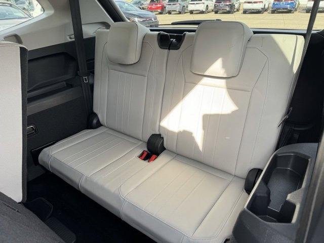 Used 2023 Volkswagen Tiguan SE image 10