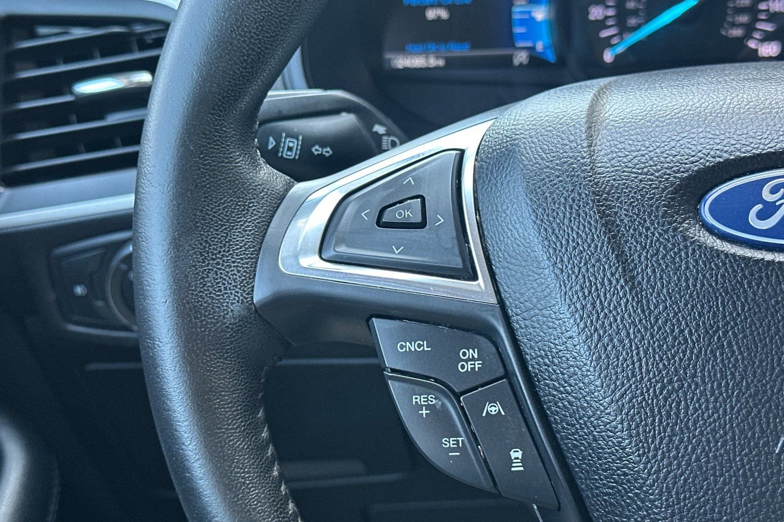 Used 2022 Ford Edge SEL w/ Convenience Package image 32