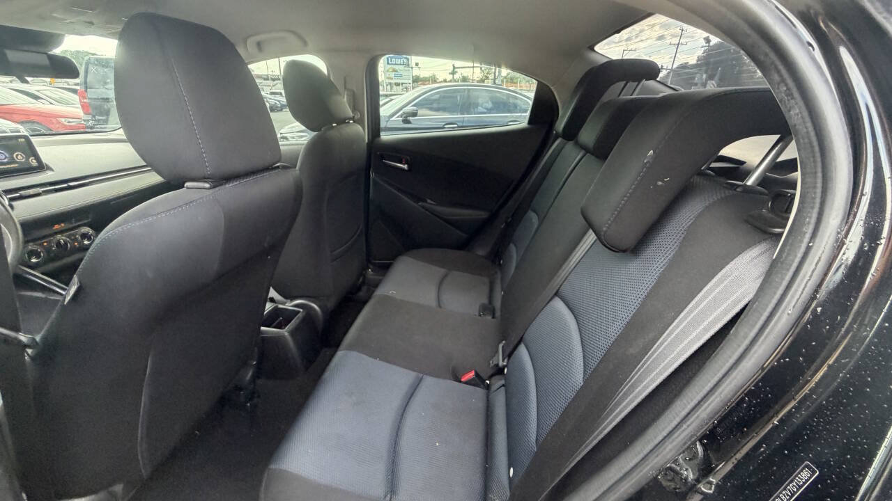 Used 2016 Scion iA FWD image 12