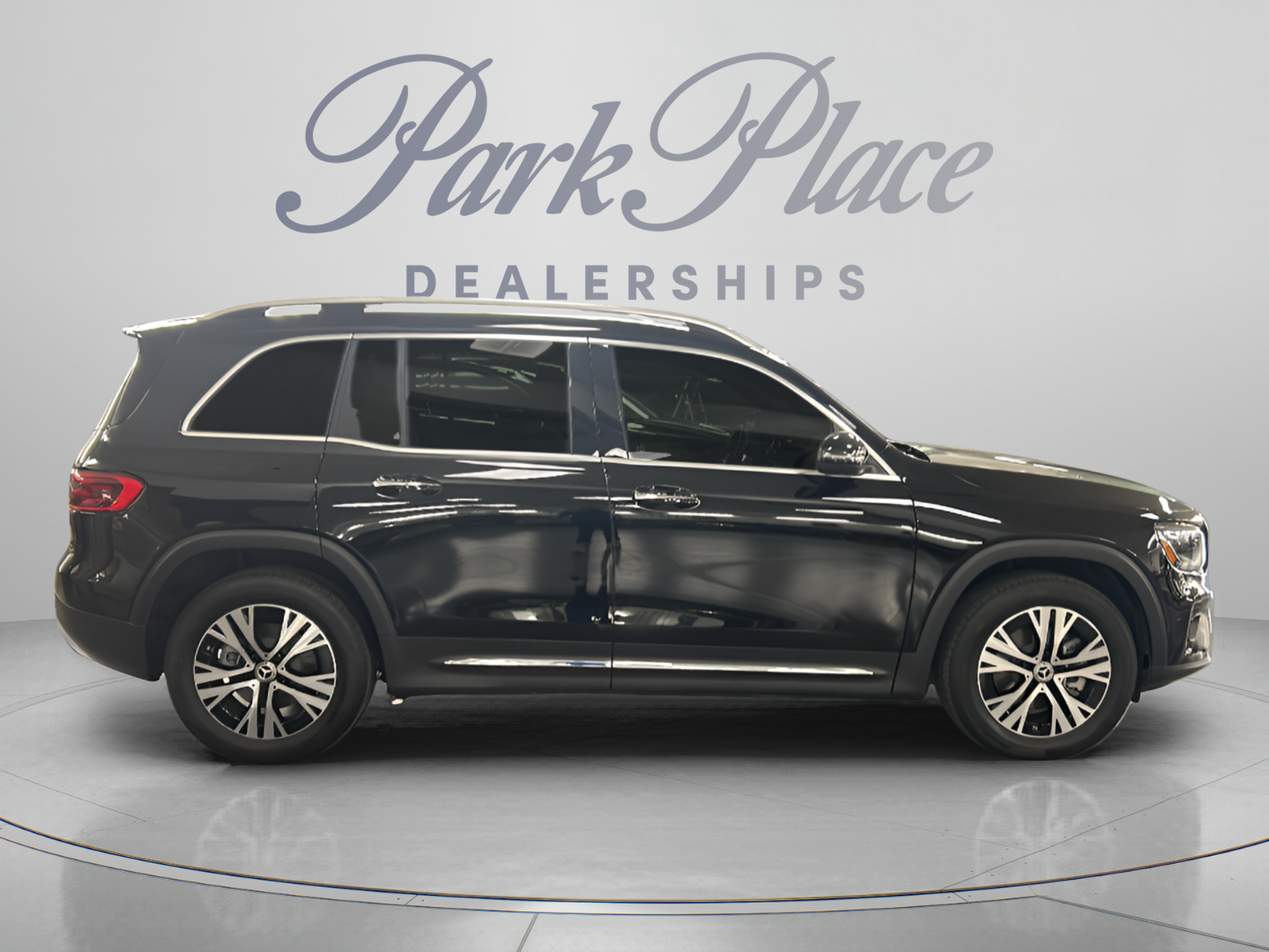 New 2025 Mercedes-Benz GLB 250 image 17