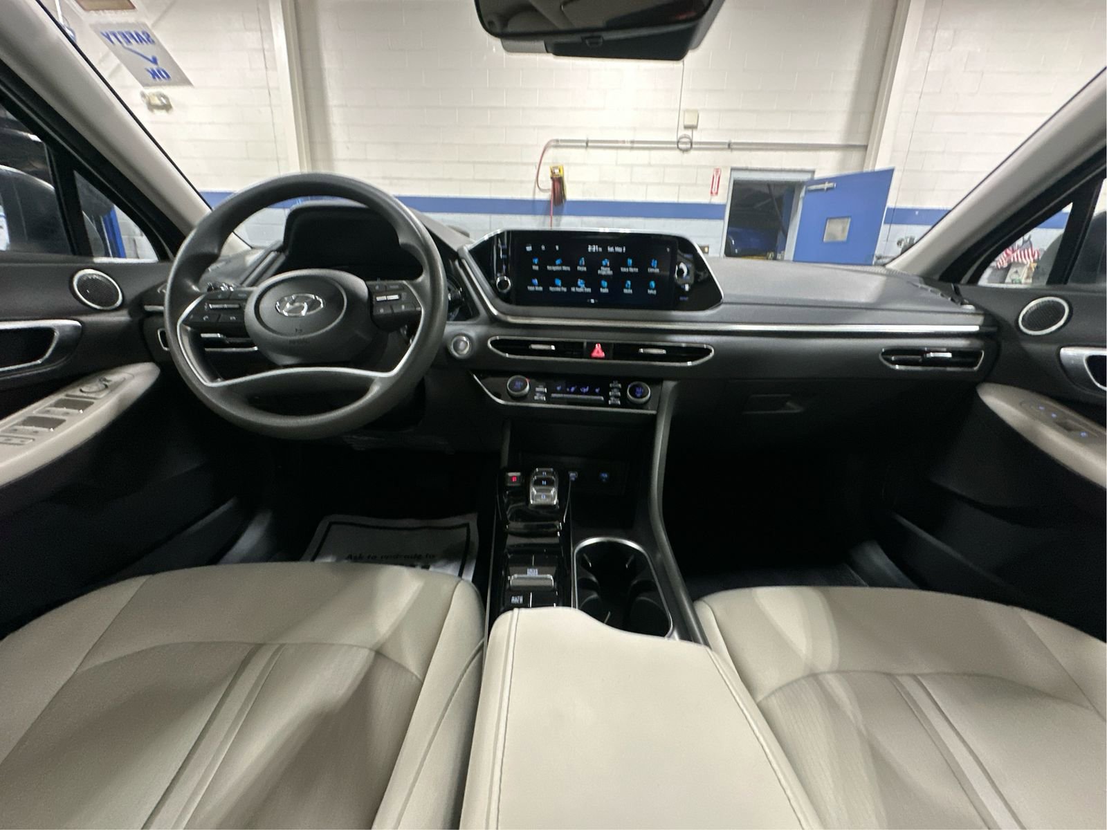 Certified 2023 Hyundai Sonata SEL w/ Preferred Accessory Package FWD image 26