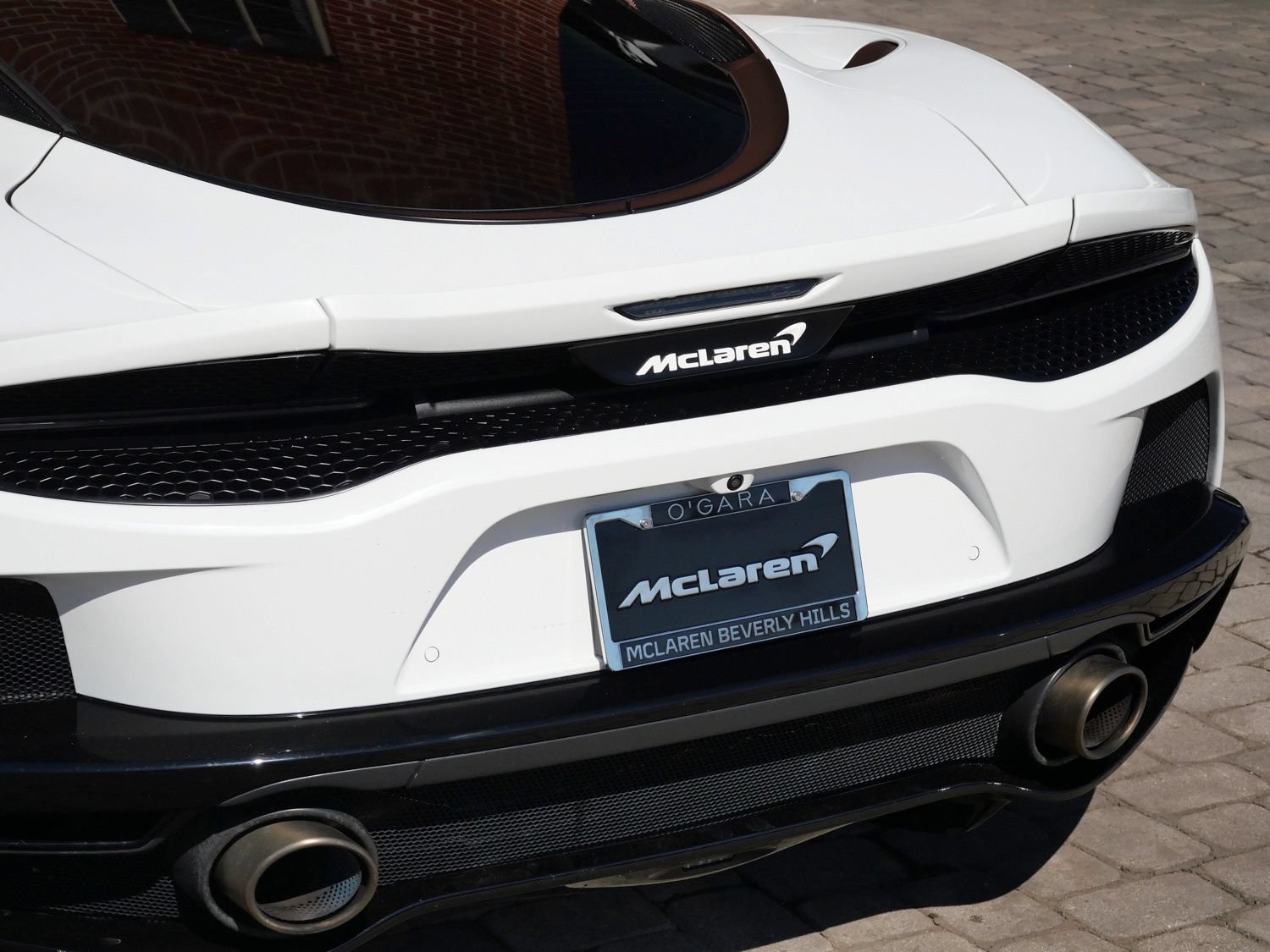 Used 2023 McLaren GT RWD image 17