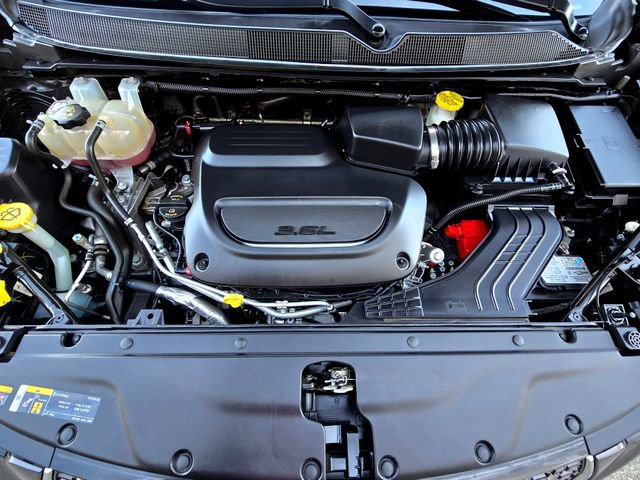 Certified 2023 Chrysler Pacifica Touring-L image 28