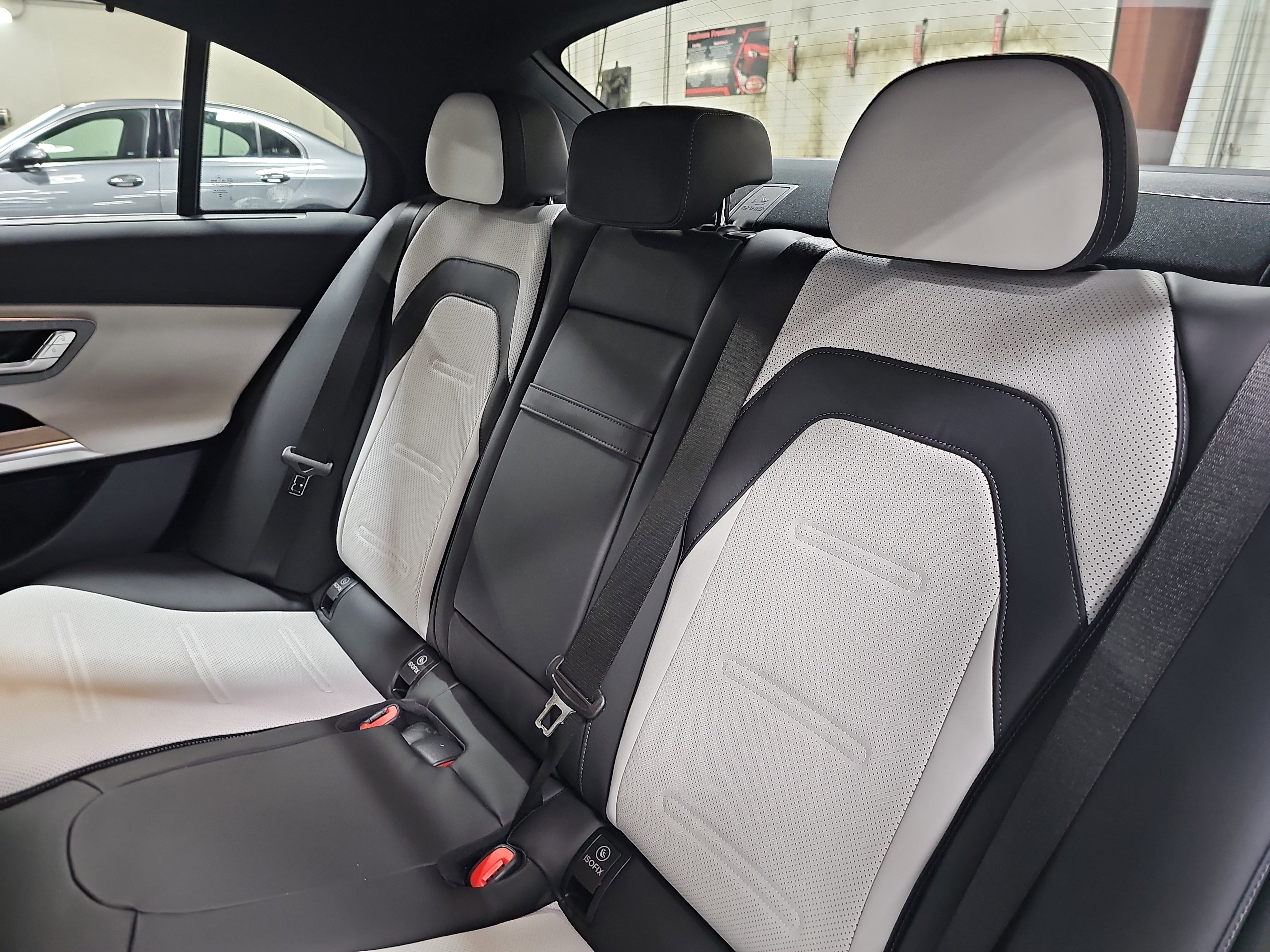 New 2026 Mercedes-Benz E 53 AMG e 4MATIC Sedan image 15