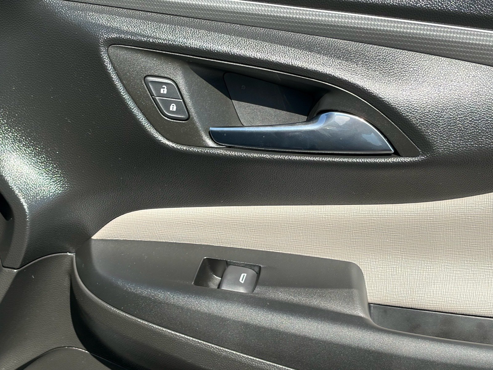 Used 2024 Buick Envista Sport Touring FWD image 33