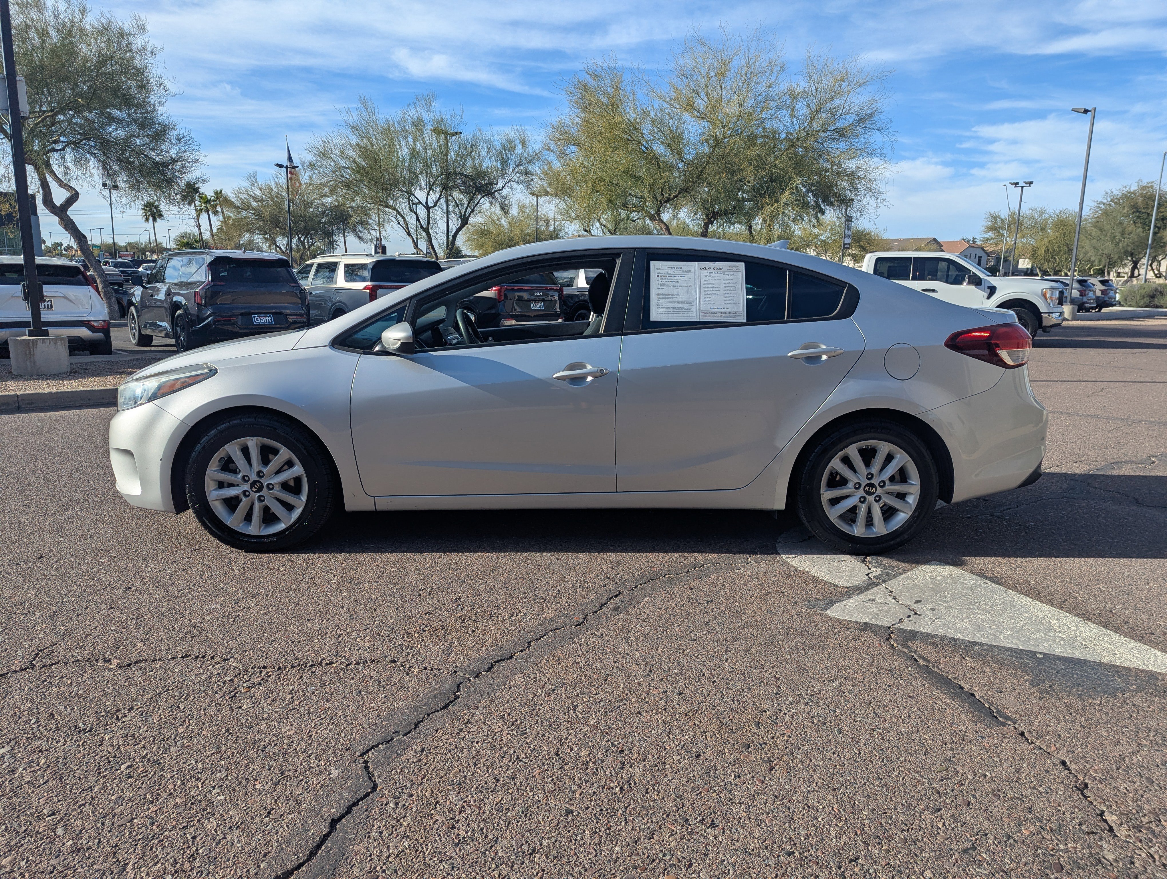 Used 2017 Kia Forte LX w/ LX Popular Package image 5